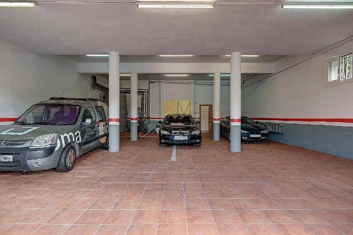 Parking de Casa o chalet en venta en Vallirana con Aire acondicionado, Calefacción y Jardín privado