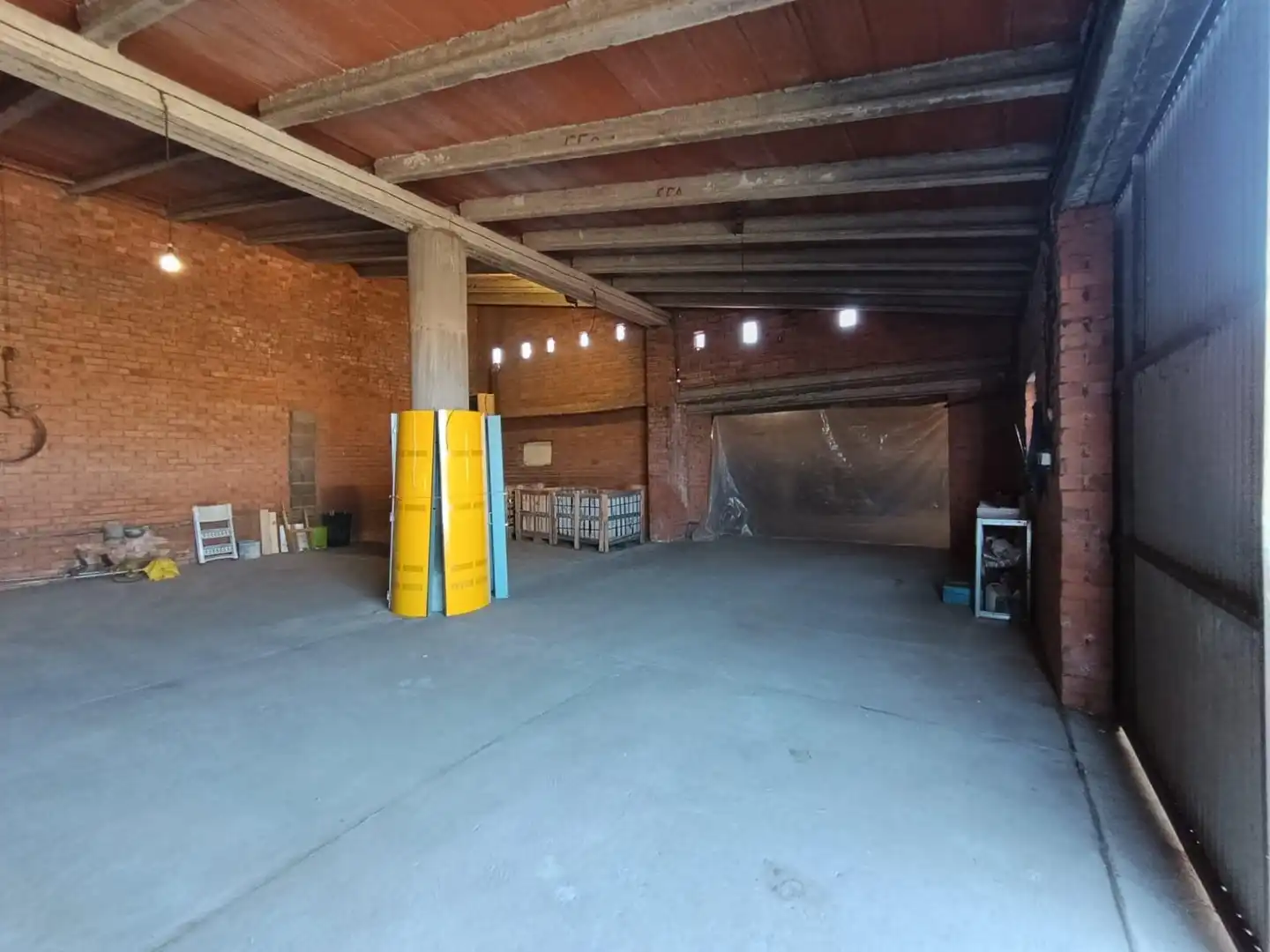 Industrial buildings for sale in Viloria