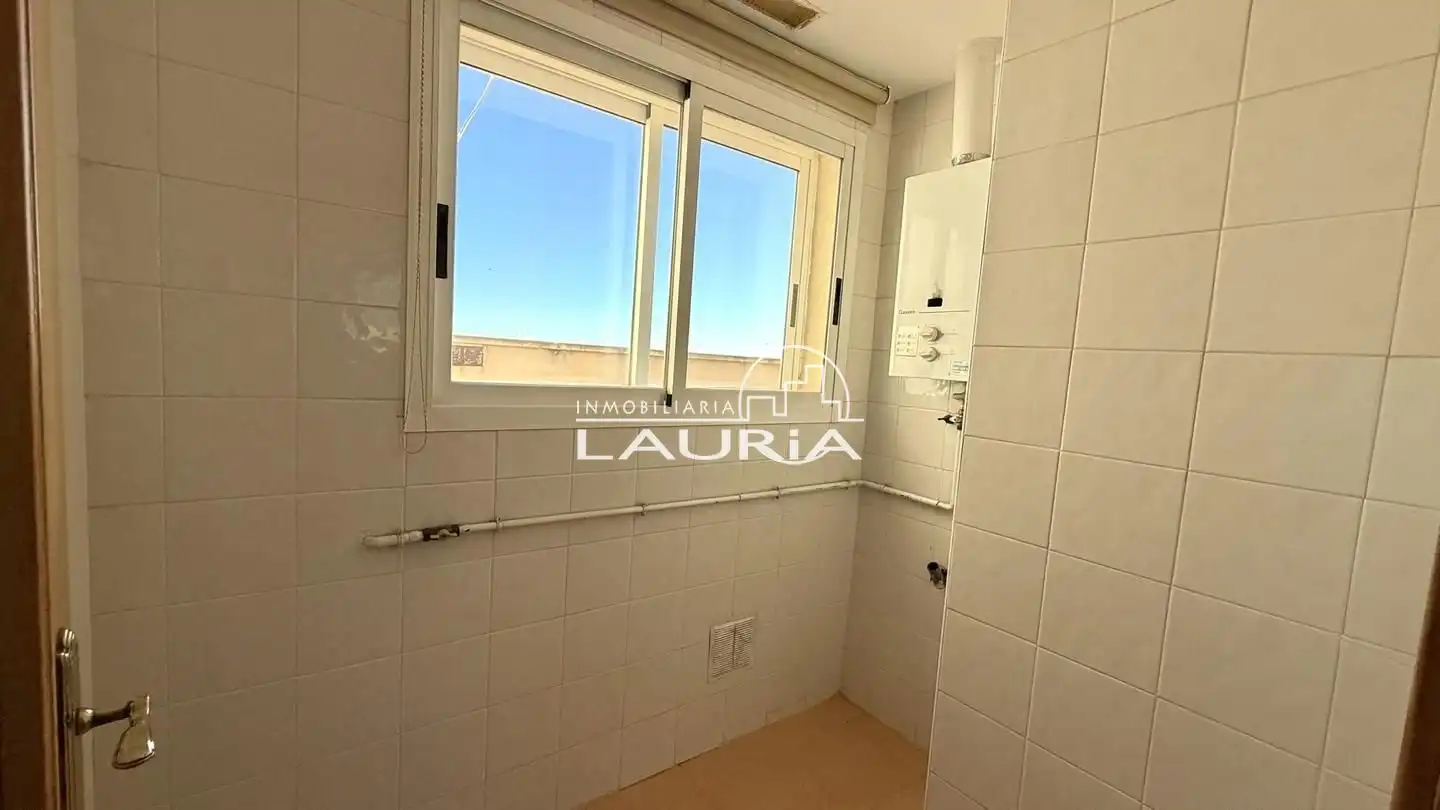 Habitación de Ático en venta en Paterna con Parquet, Terraza y Trastero