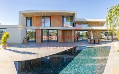 Vista exterior de Casa o xalet en venda en Bétera amb Aire condicionat, Terrassa i Piscina