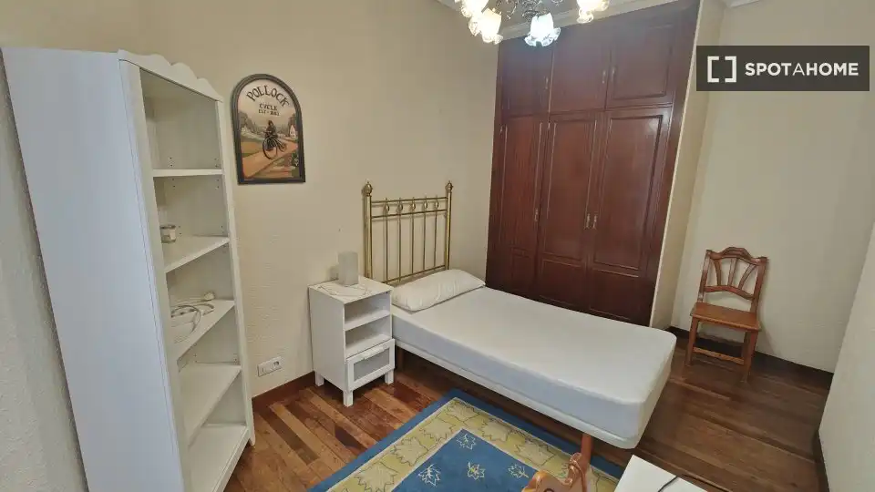 Bedroom of Flat for rent in Bilbao   with Air Conditioner, Heating and Furnished