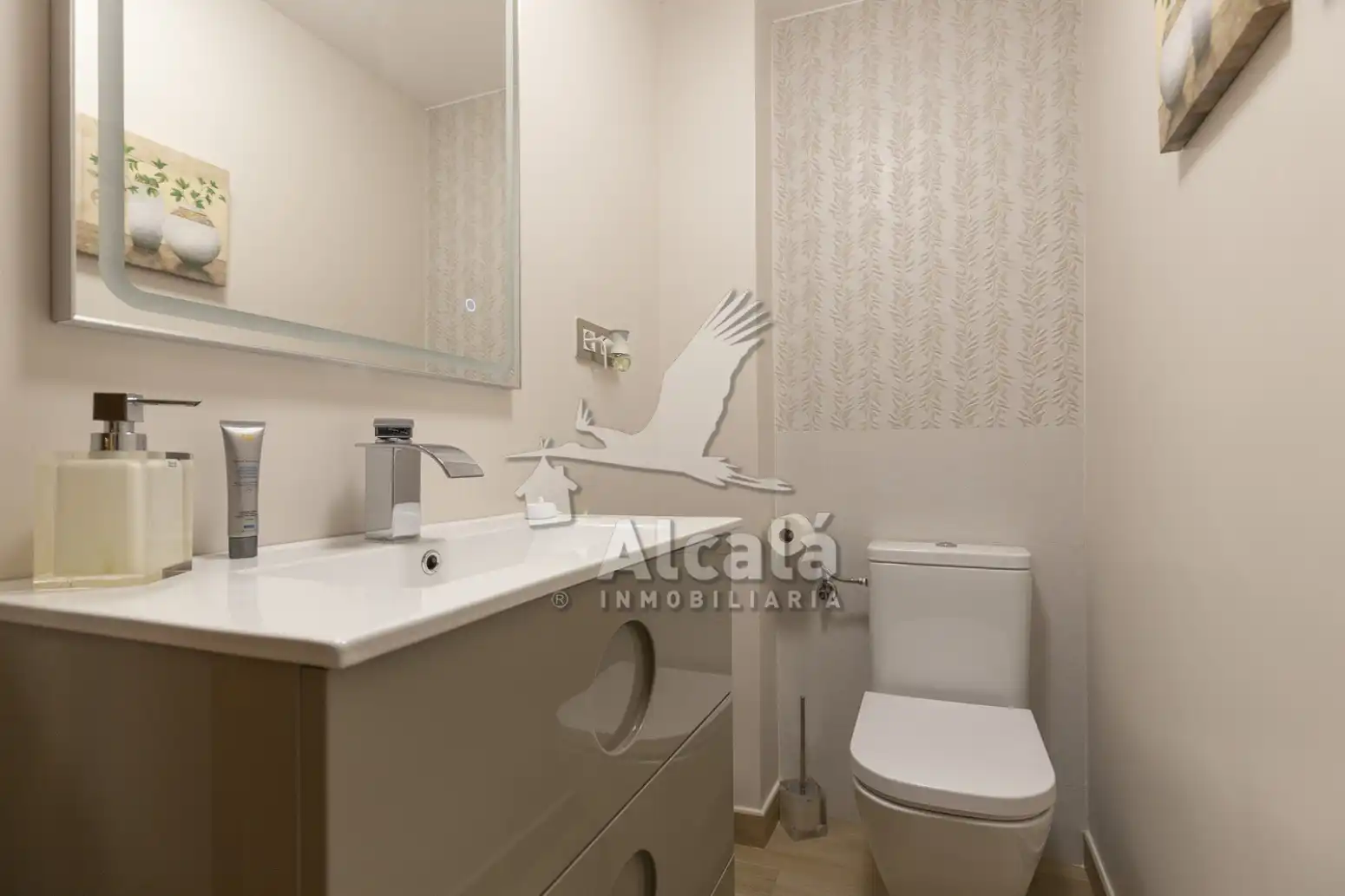 Bathroom of Houses for sale in Alcalá de Henares  with Air Conditioner, Heating and Parquet flooring