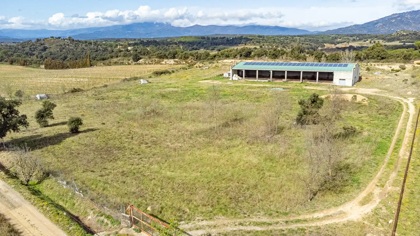 Residential land for sale in Capmany, imagen 3
