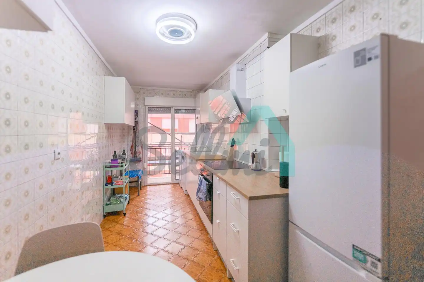 Cuina de Pis de lloguer en Gijón  amb Calefacció, Parquet i Terrassa