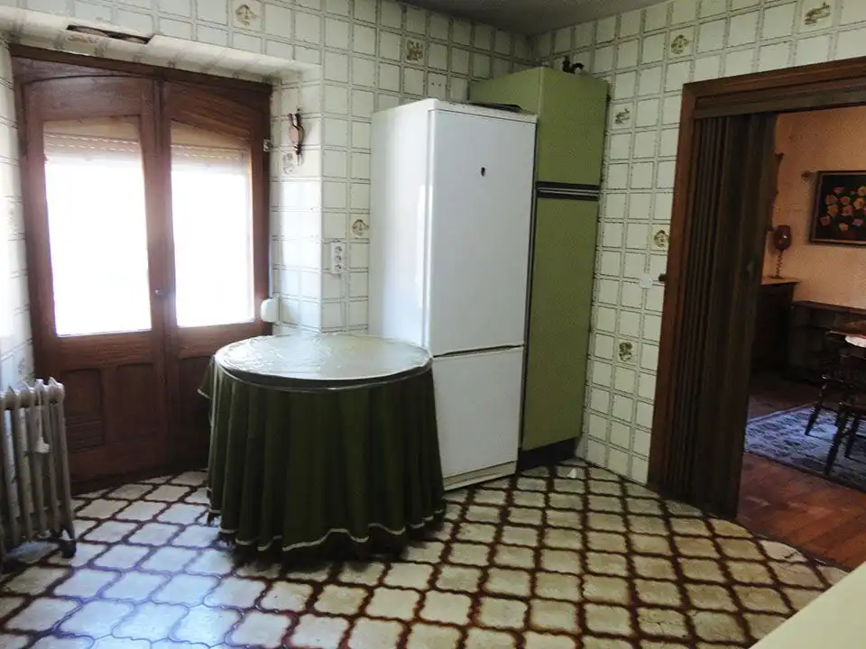 Cocina de Edificio en venta en Salas de los Infantes