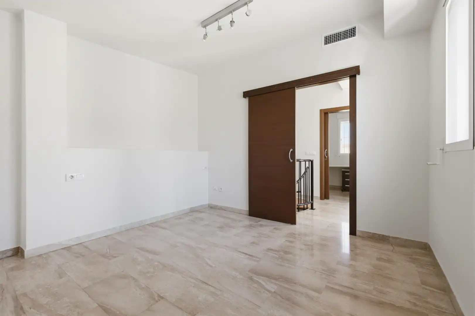 Ático en venta en Catarroja con Aire acondicionado, Calefacción y Terraza
