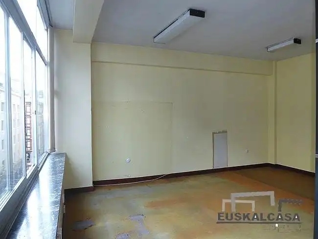 Oficina en venta en Bilbao  con Calefacción