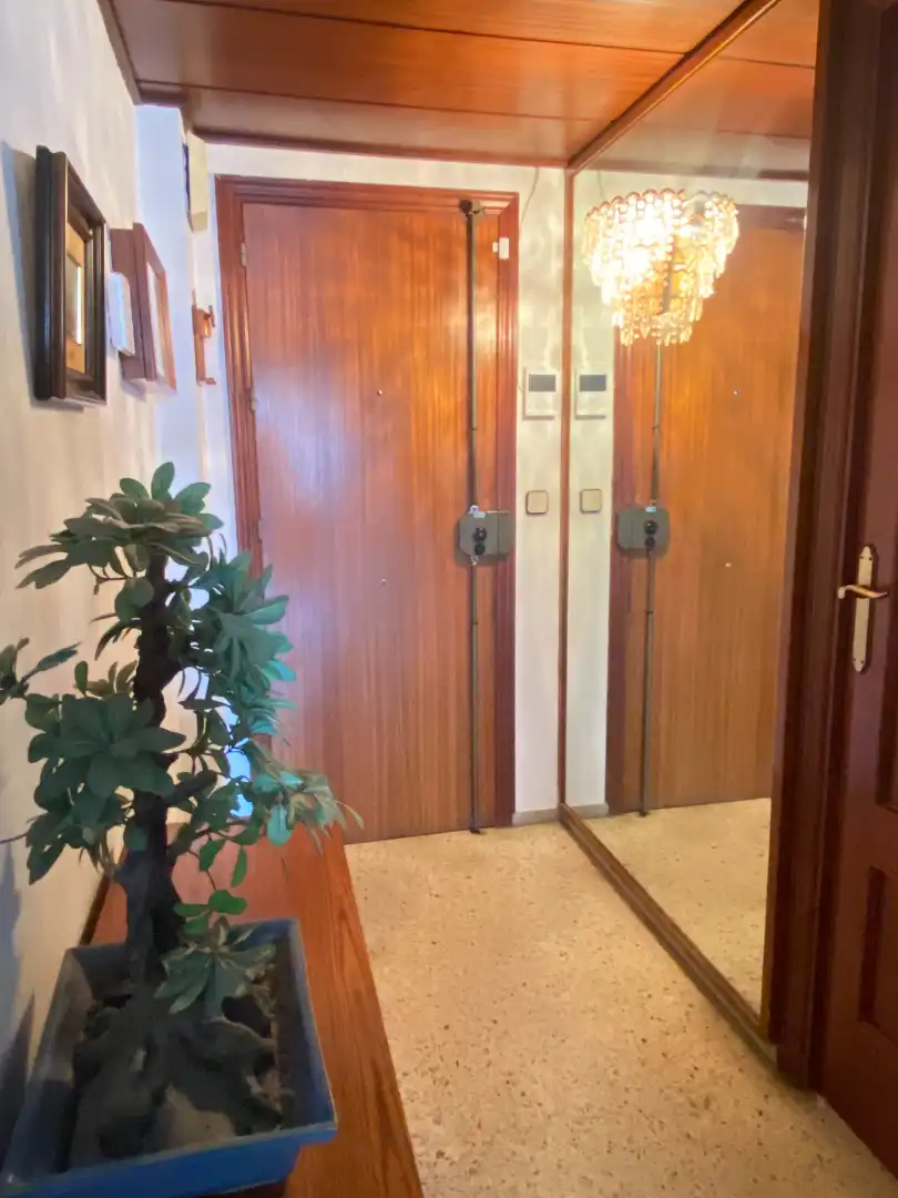 Wohnung zum Verkauf in Barcelona mit Balkon