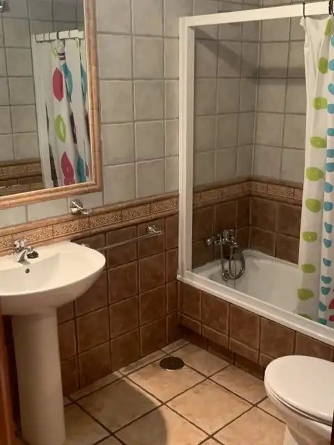 Baño de Apartamento en venta en Marín con Parquet, Trastero y Amueblado