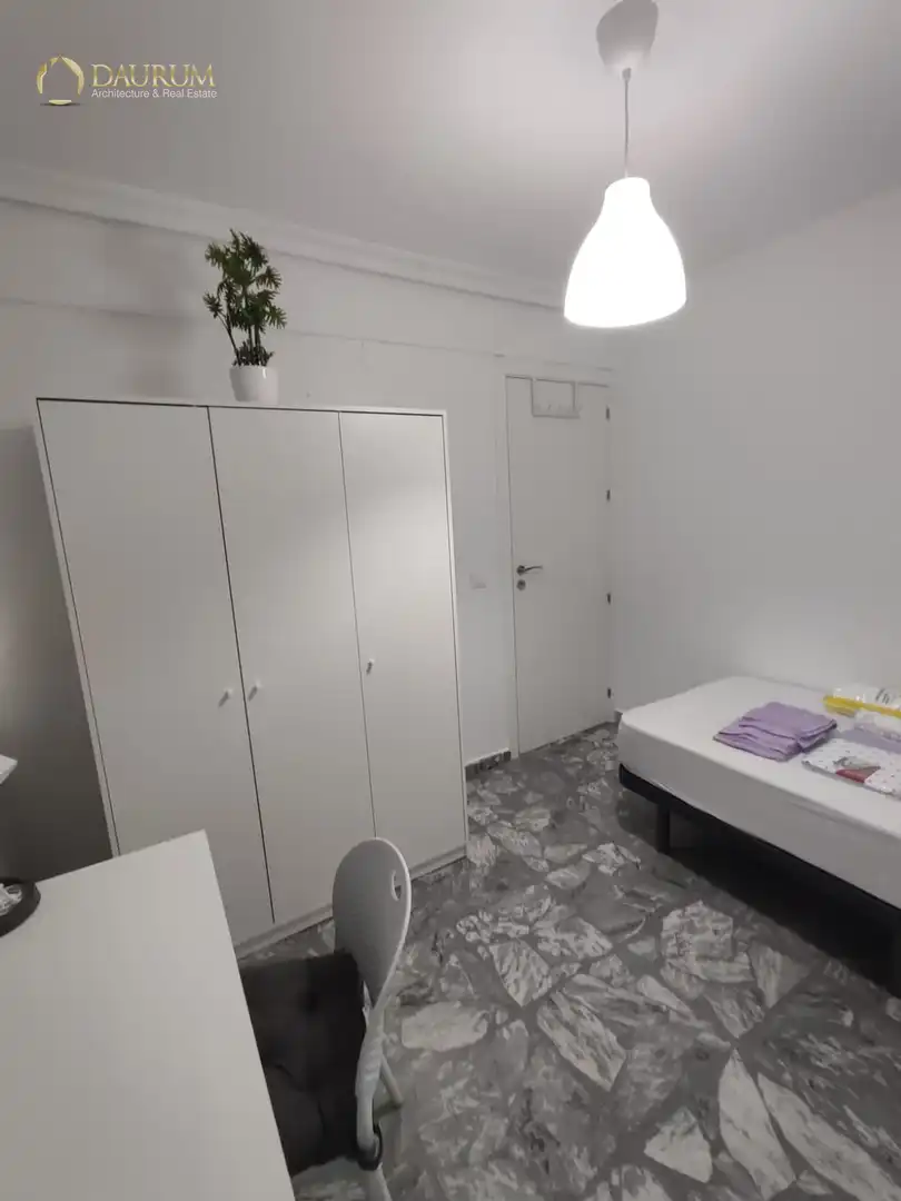 Bedroom of Flat for sale in Sevilla  with Air Conditioner and Furnished