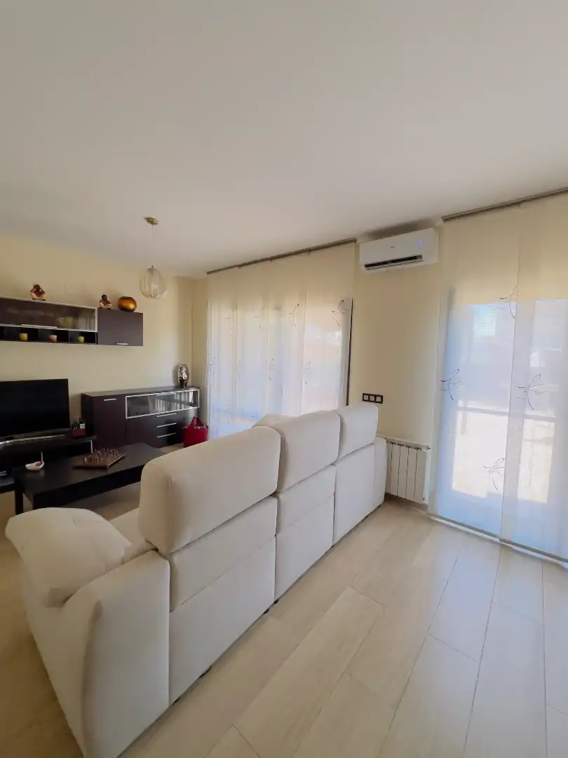 Sala de estar de Casa adosada en venta en Reus con Aire acondicionado, Calefacción y Jardín privado