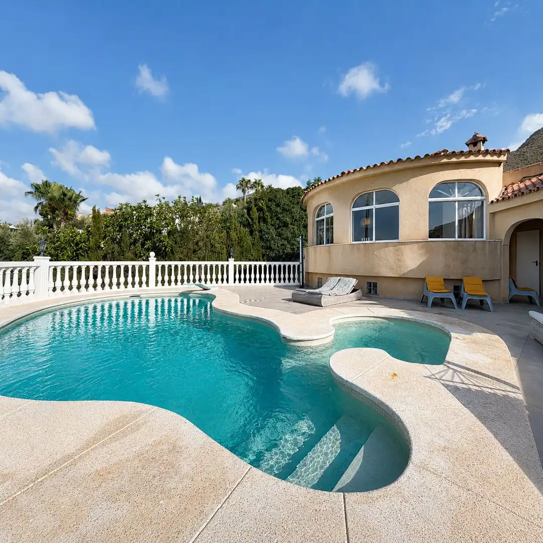 Villa mit Pool zum Verkauf in Pueblo Español - Coveta Fumá