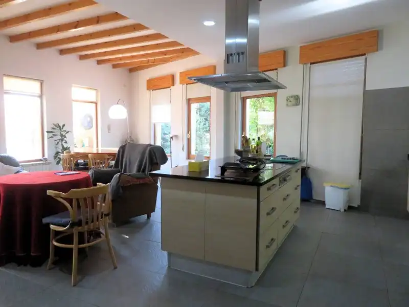 Cocina de Casa o chalet en venta en Santa Cristina de Valmadrigal con Calefacción, Jardín privado y Trastero