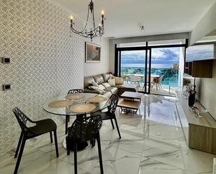 Menjador de Apartament de lloguer en Benidorm amb Aire condicionat, Calefacció i Jardí privat