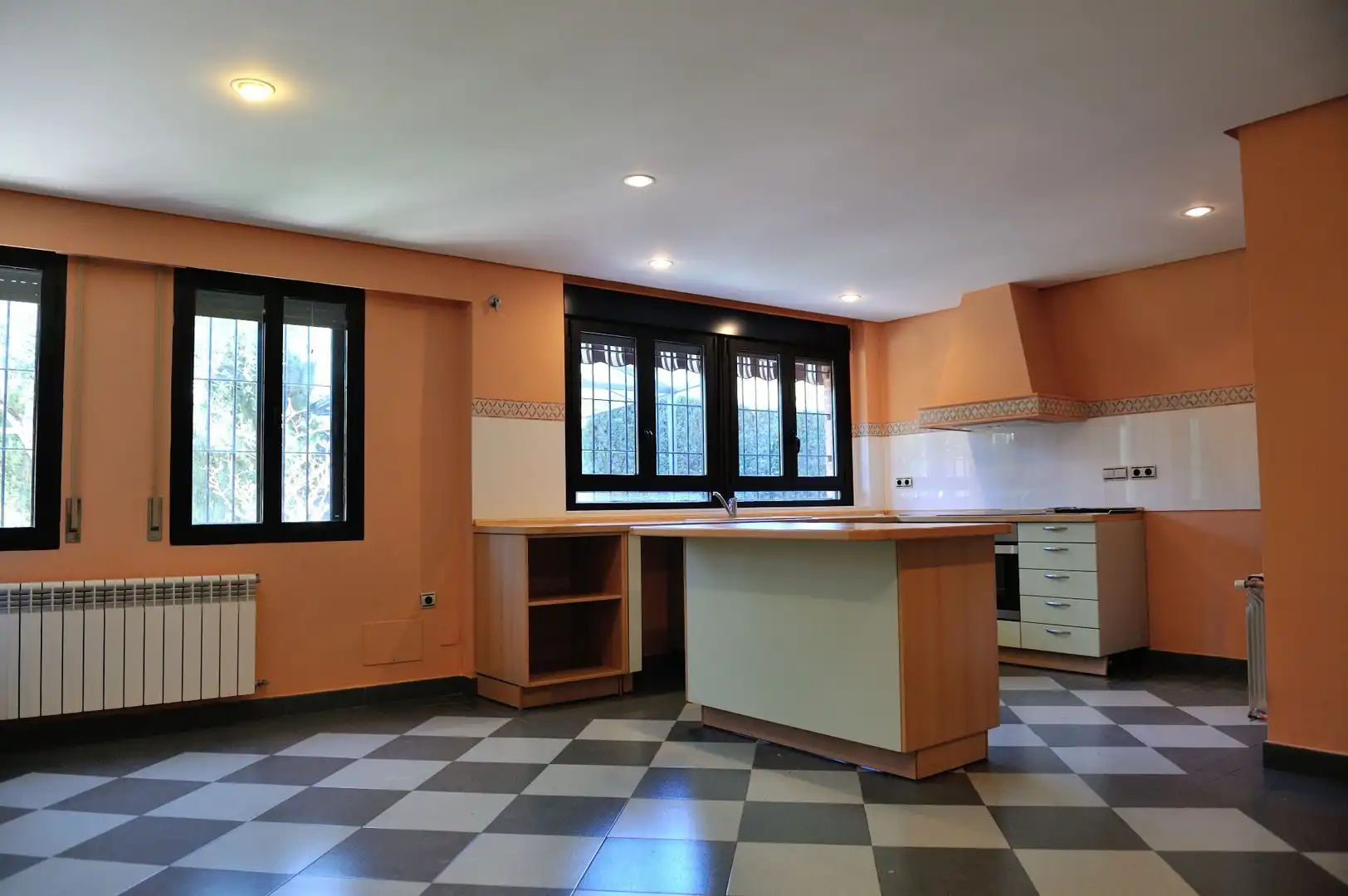 Cocina de Casa o chalet en venta en Aranjuez con Aire acondicionado, Calefacción y Jardín privado