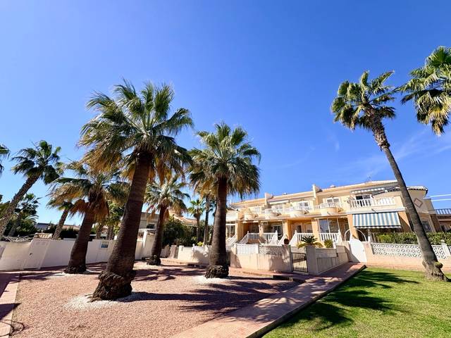 Casa adosada en Venta en Formentera del Segura