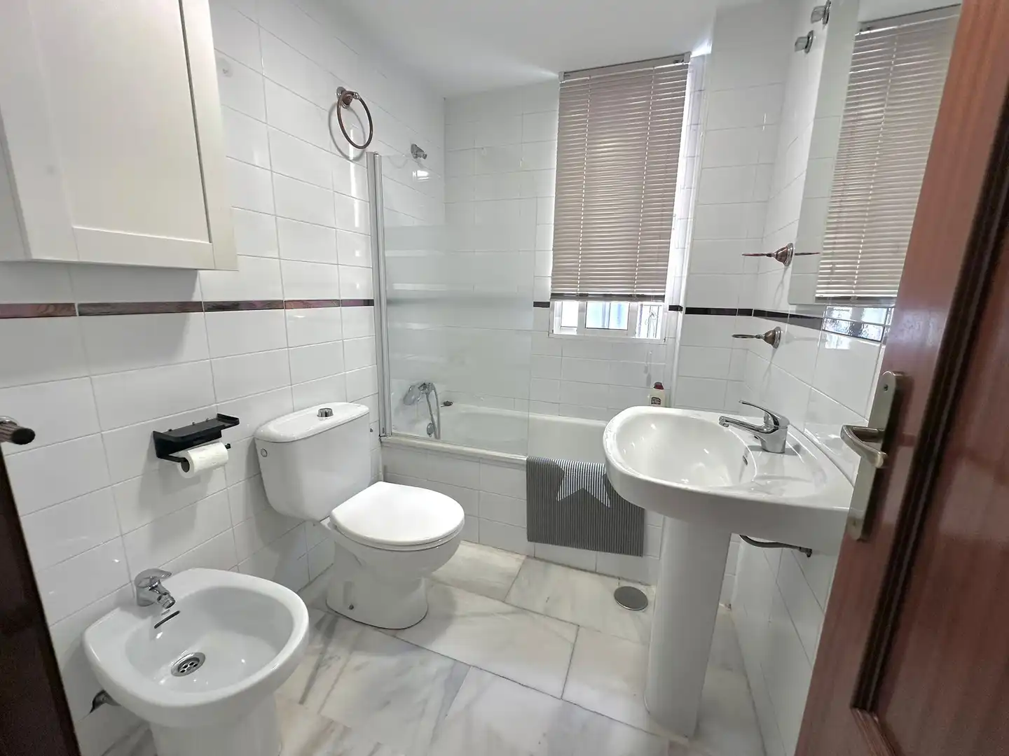 Bathroom of Flat for sale in Sevilla