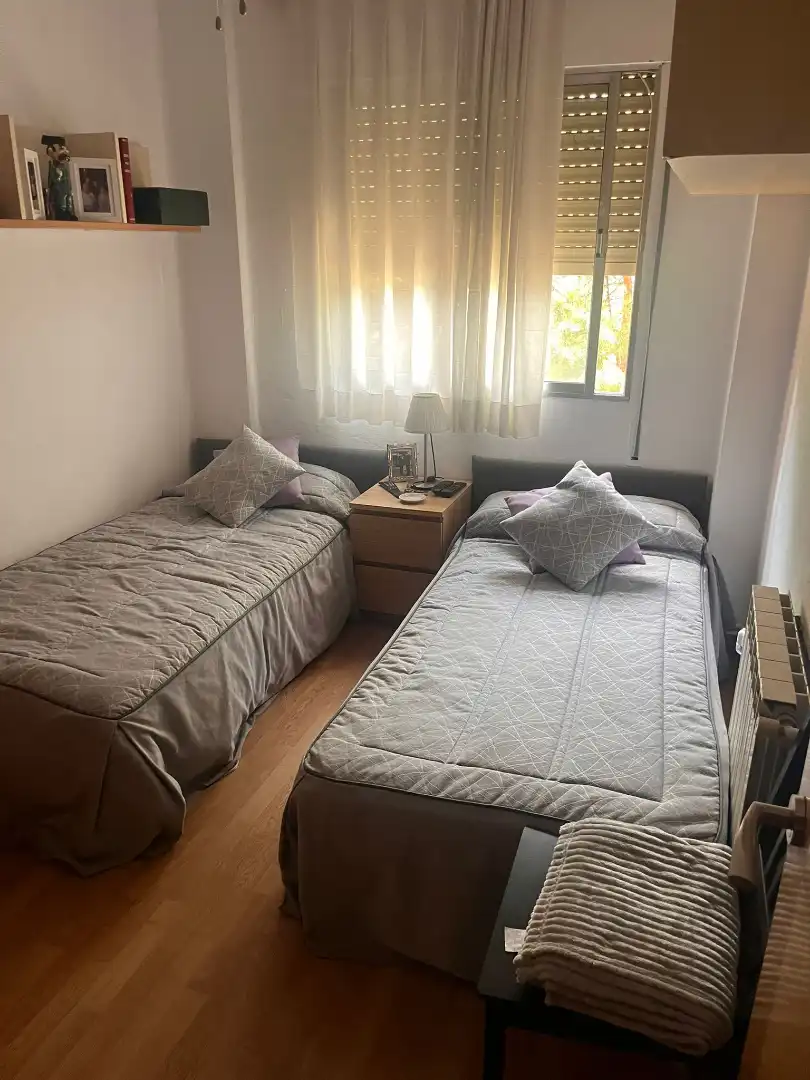 Habitación de Piso en venta en Lleida con Calefacción, Parquet y Amueblado
