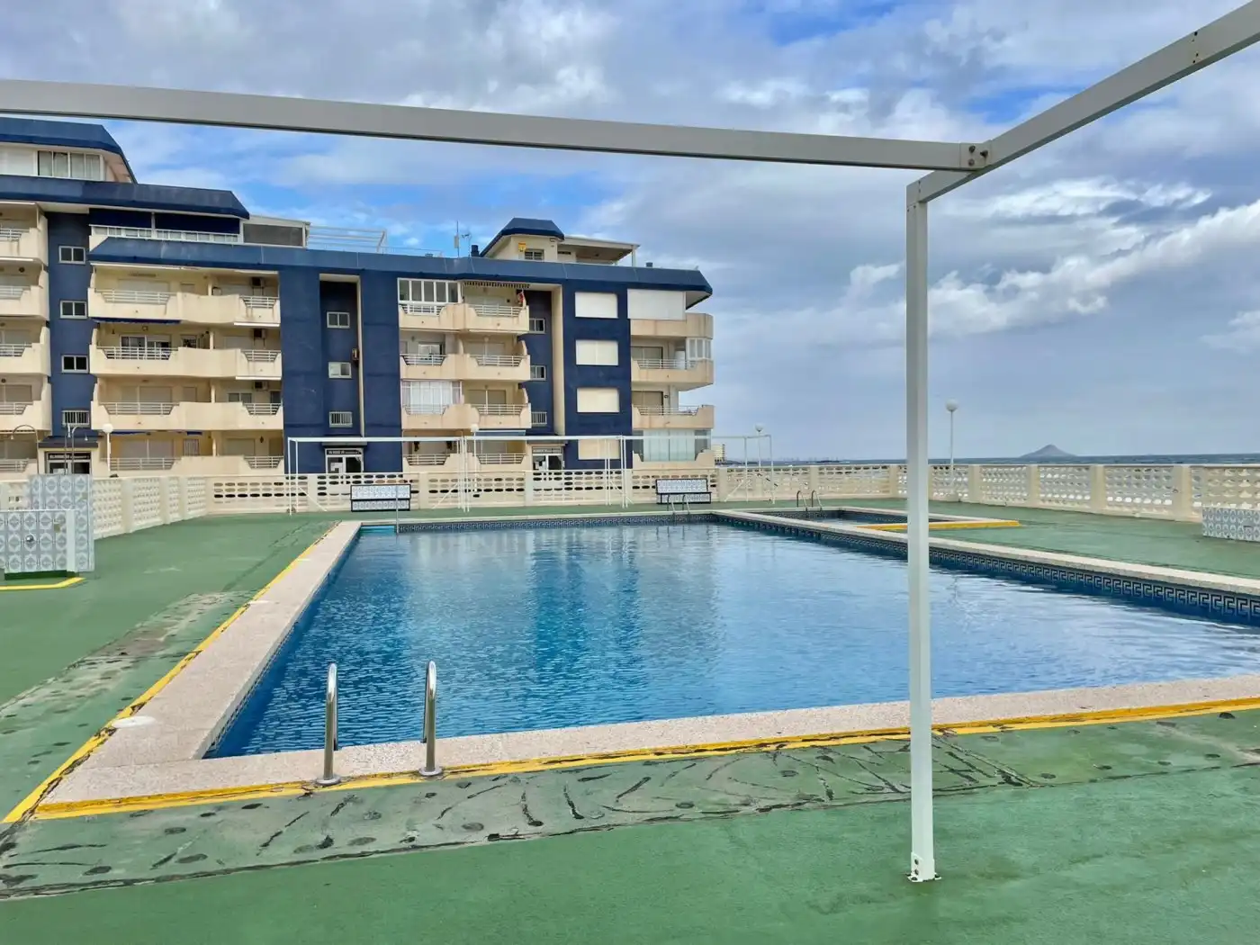 Swimming pool of Flat for rent in La Manga del Mar Menor  with Air Conditioner, Terrace and Community pool