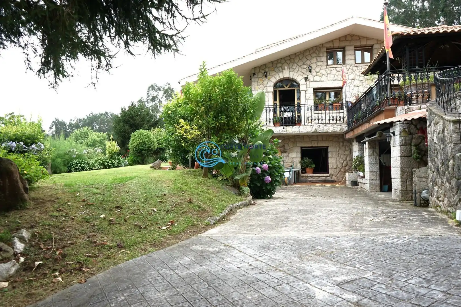 Vista exterior de Casa o chalet en venta en Reocín con Trastero y Amueblado