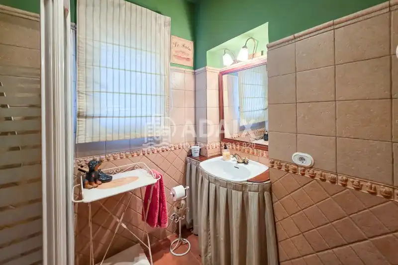 Baño de Finca rústica en venta en Úbeda con Terraza, Trastero y Balcón