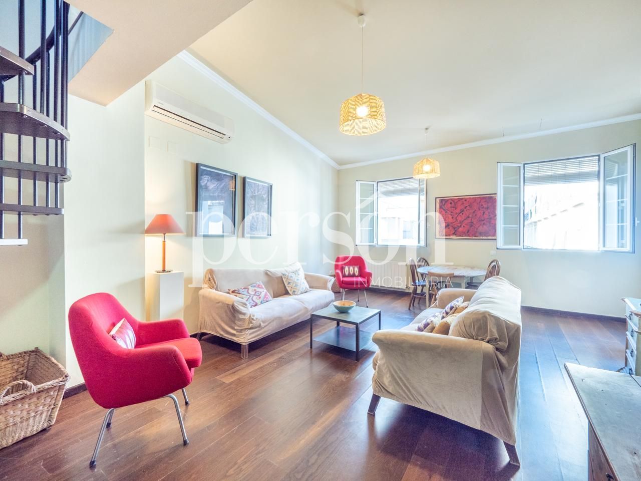 Sala d'estar de Àtic de lloguer en  Valencia Capital amb Aire condicionat, Parquet i Terrassa