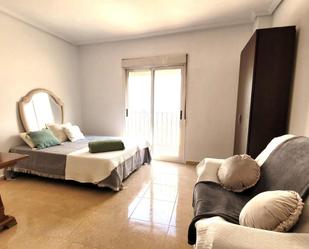 Dormitori de Apartament en venda en Torrevieja amb Terrassa