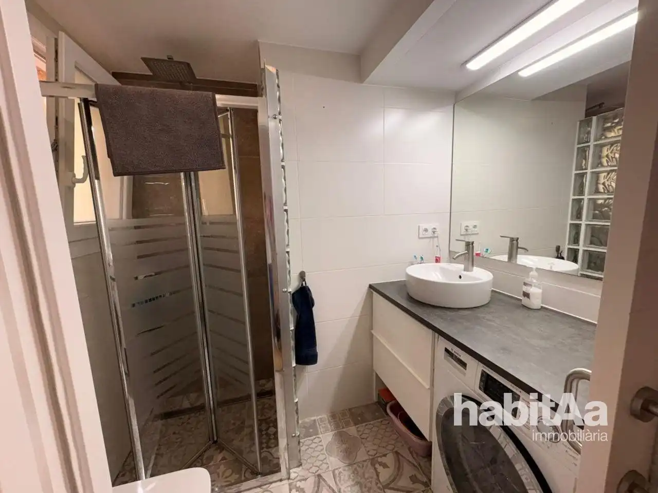 Badezimmer von Wohnung zum Verkauf in Castell d'Aro, Platja d'Aro i s'Agaró mit Klimaanlage und Möbliert