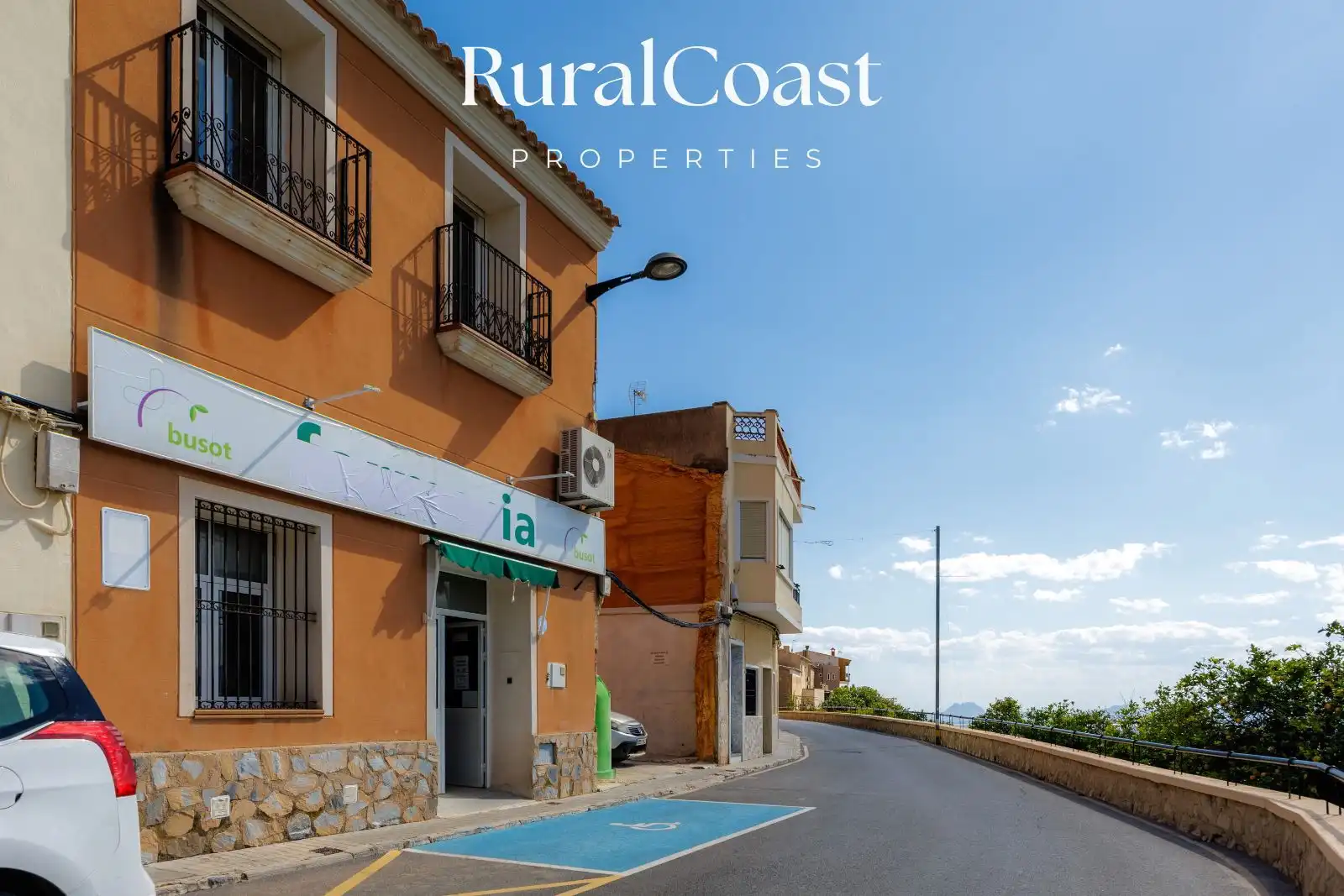 Vista exterior de Casa o xalet en venda en Busot amb Terrassa i Traster