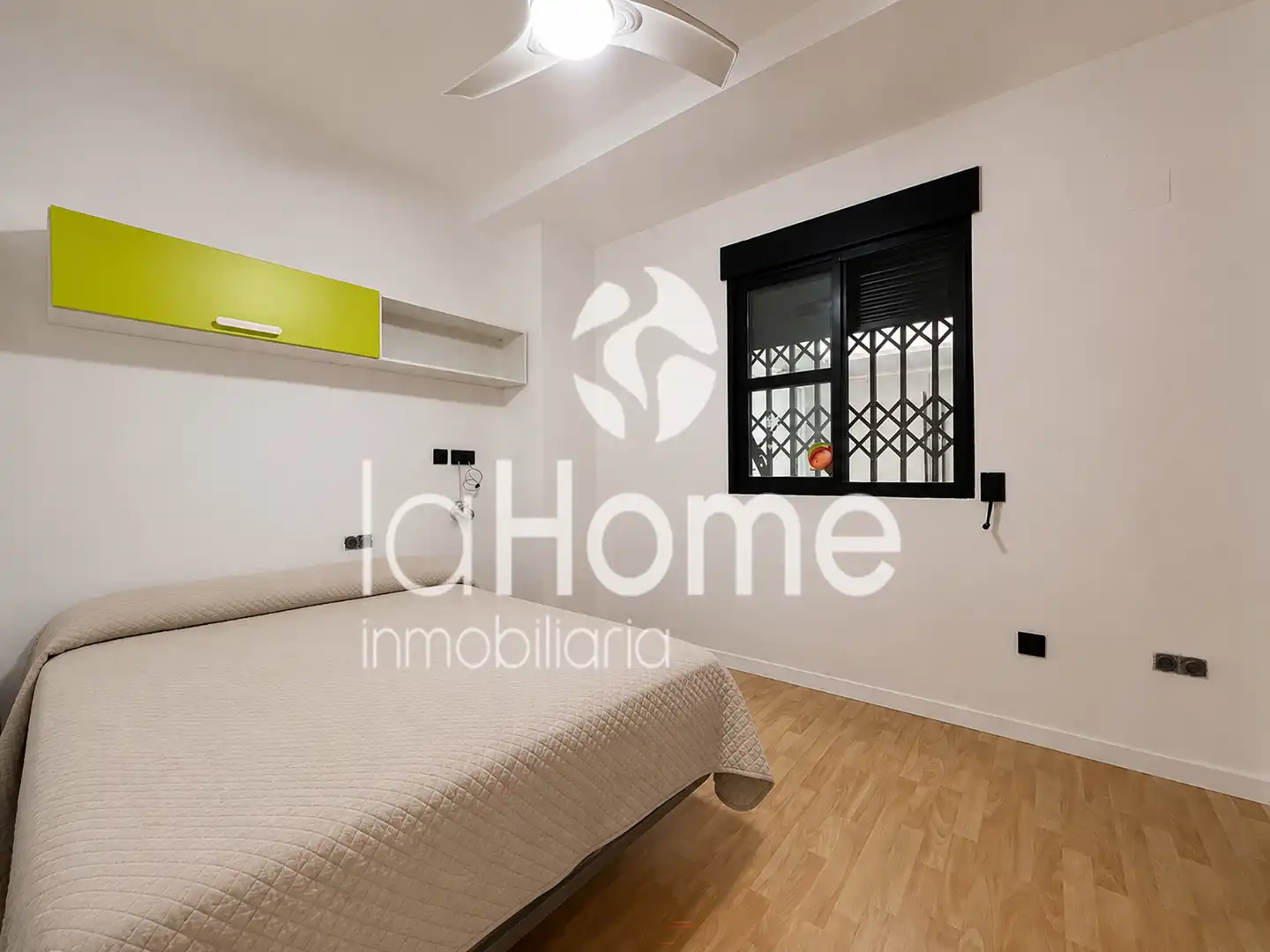Habitación de Piso de alquiler en Paterna con Aire acondicionado, Parquet y Terraza