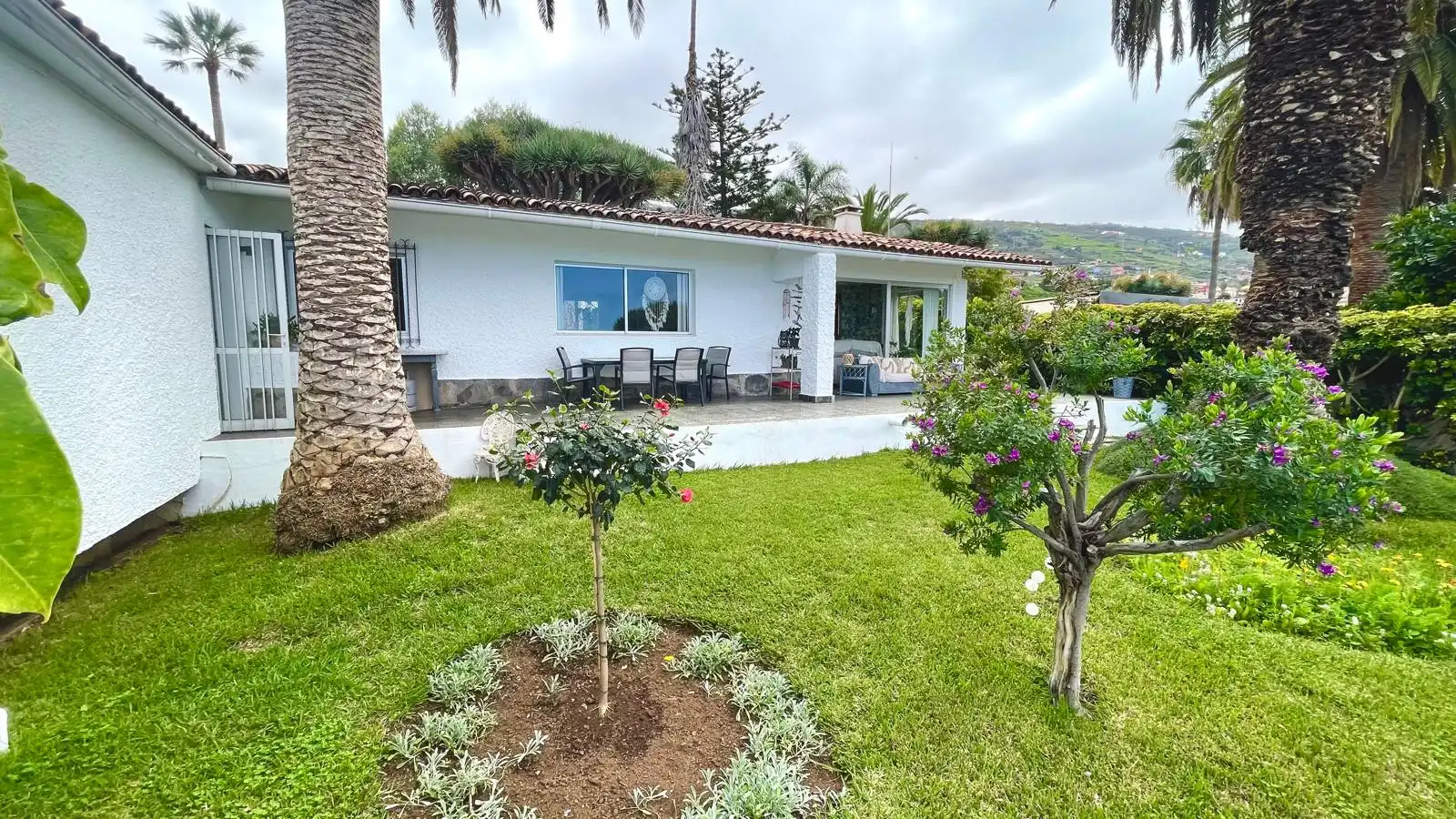 Exterior view of Houses for sale in La Orotava  with Private garden, Terrace and Furnished