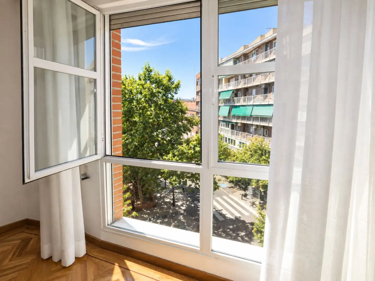 Terrasse von Wohnung zur Miete in  Madrid Capital