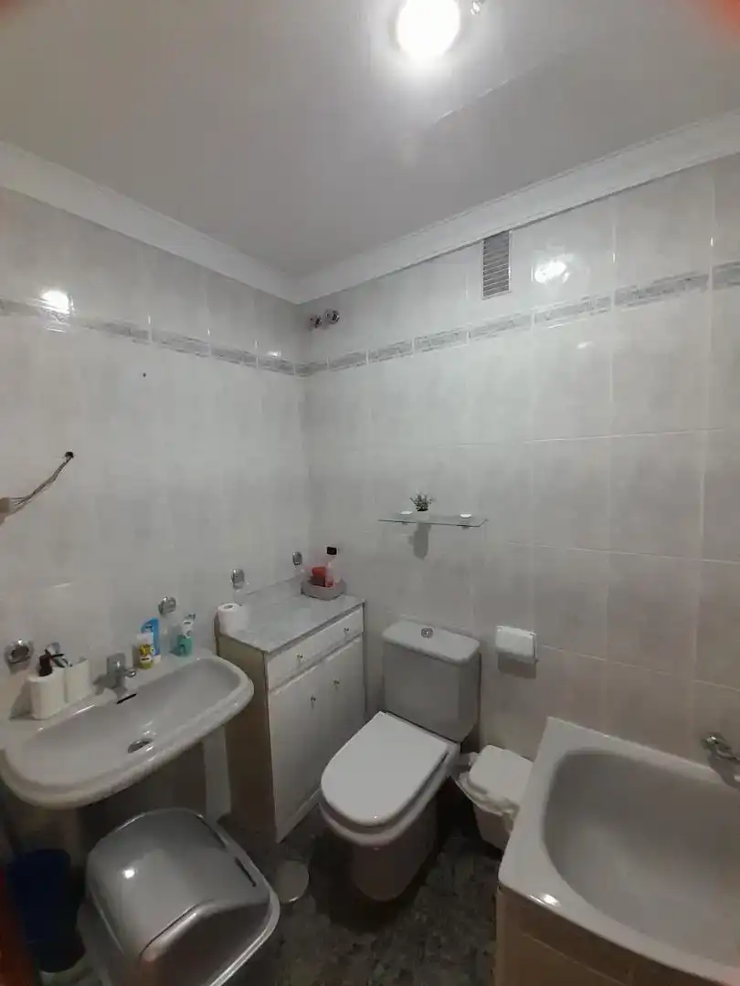 Badezimmer von Wohnung zum Verkauf in Ronda mit Klimaanlage und Balkon