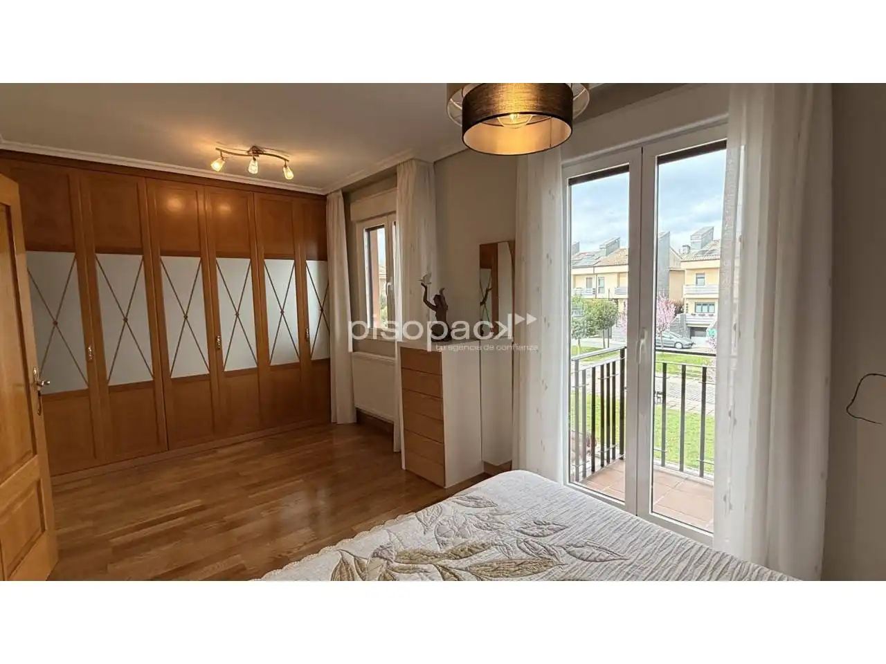 Habitación de Casa adosada en venta en Berrioplano / Berriobeiti con Calefacción, Jardín privado y Parquet