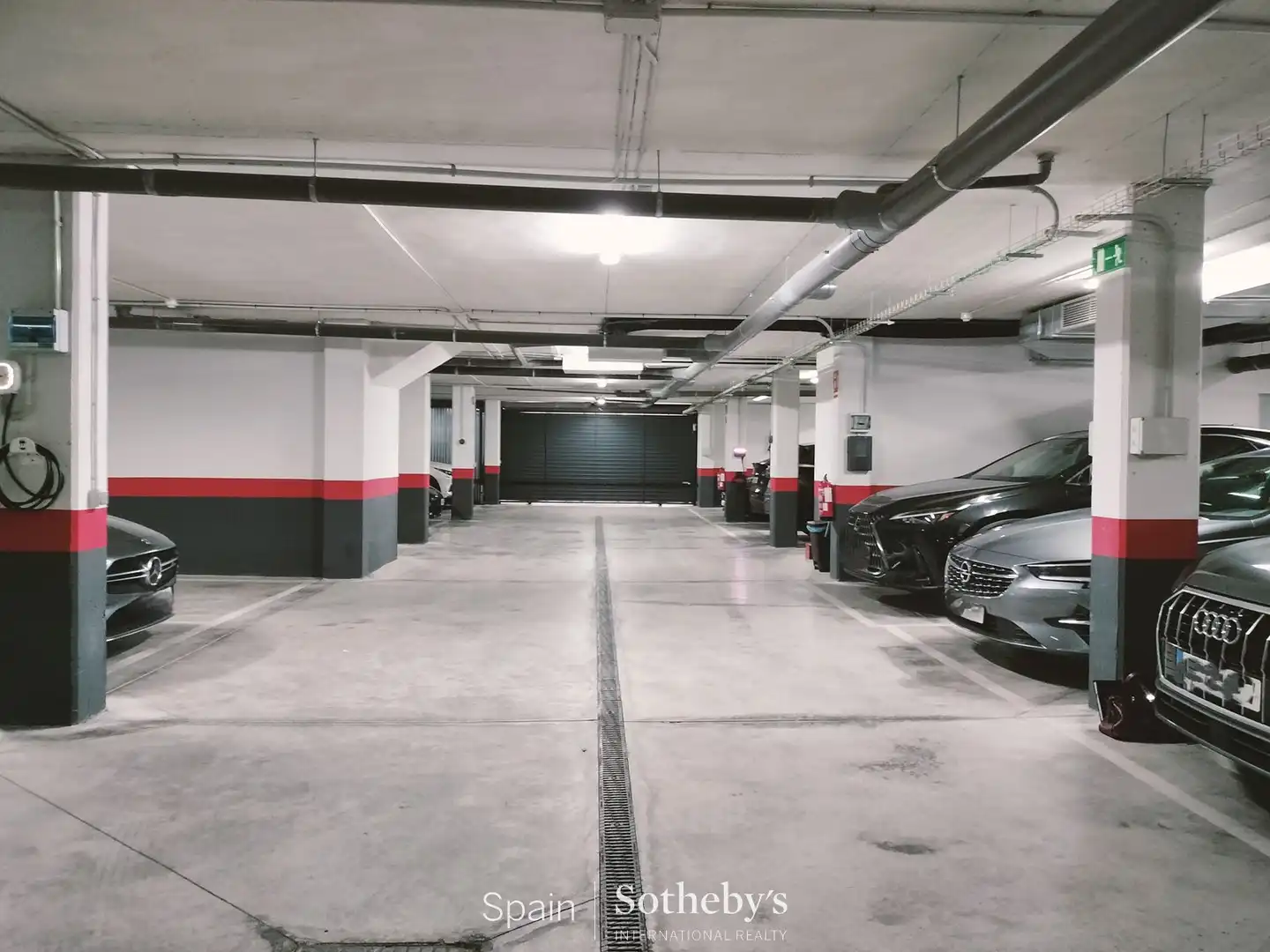 Parking de Apartamento en venta en Las Rozas de Madrid con Aire acondicionado, Calefacción y Jardín privado