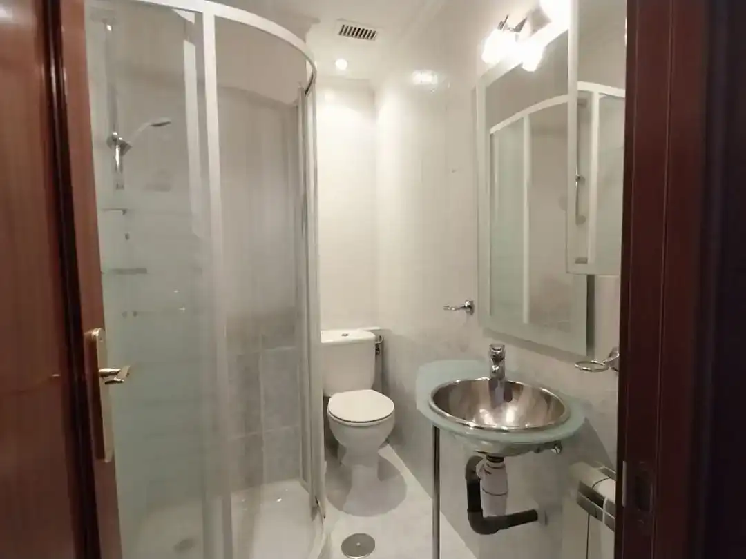 Baño de Ático en venta en Cistérniga con Parquet y Trastero