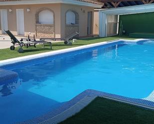 Piscina de Casa o xalet de lloguer en Montequinto amb Aire condicionat i Piscina