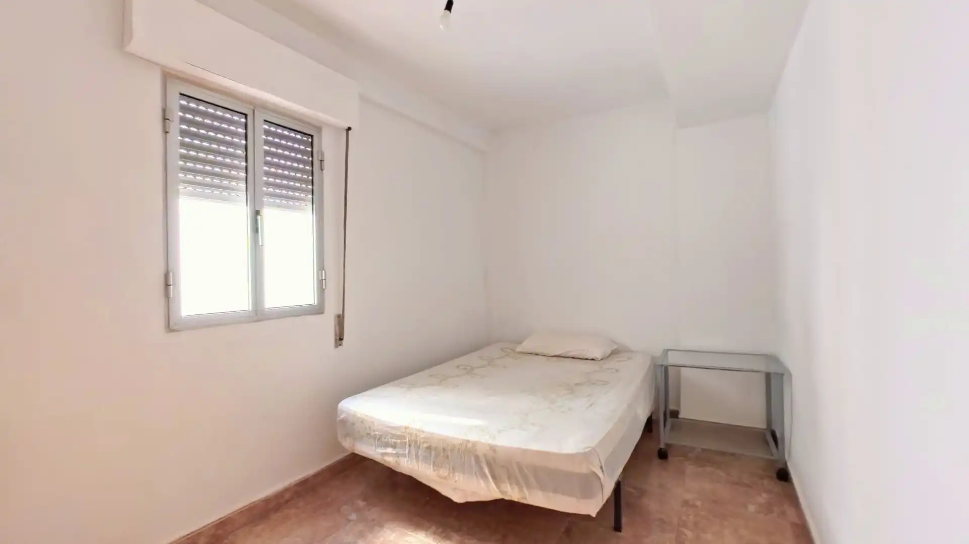 Bedroom of Flat for sale in Sevilla  with Air Conditioner, Furnished and Balcony