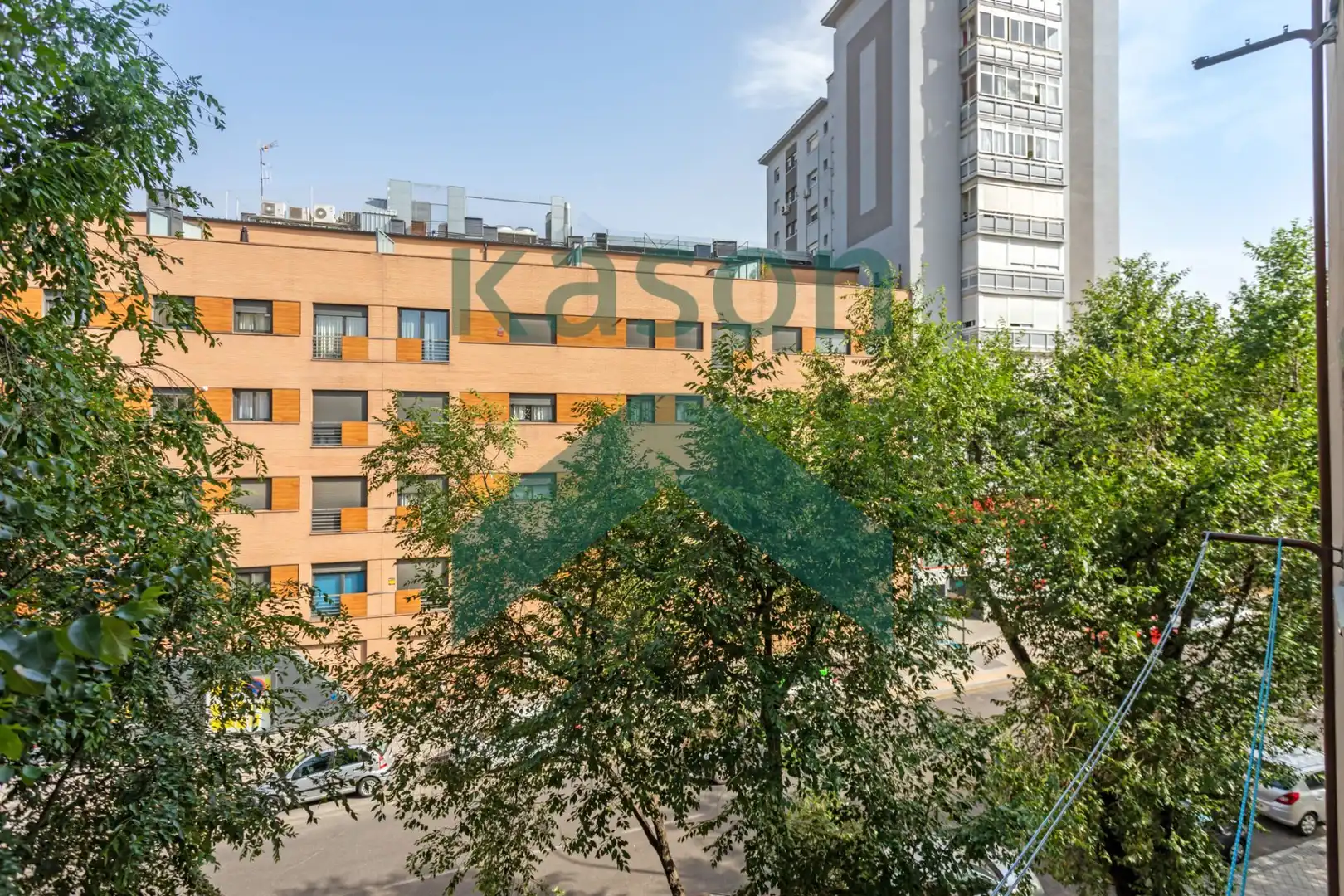 Vista exterior de Pis en venda en Madrid amb Calefacció