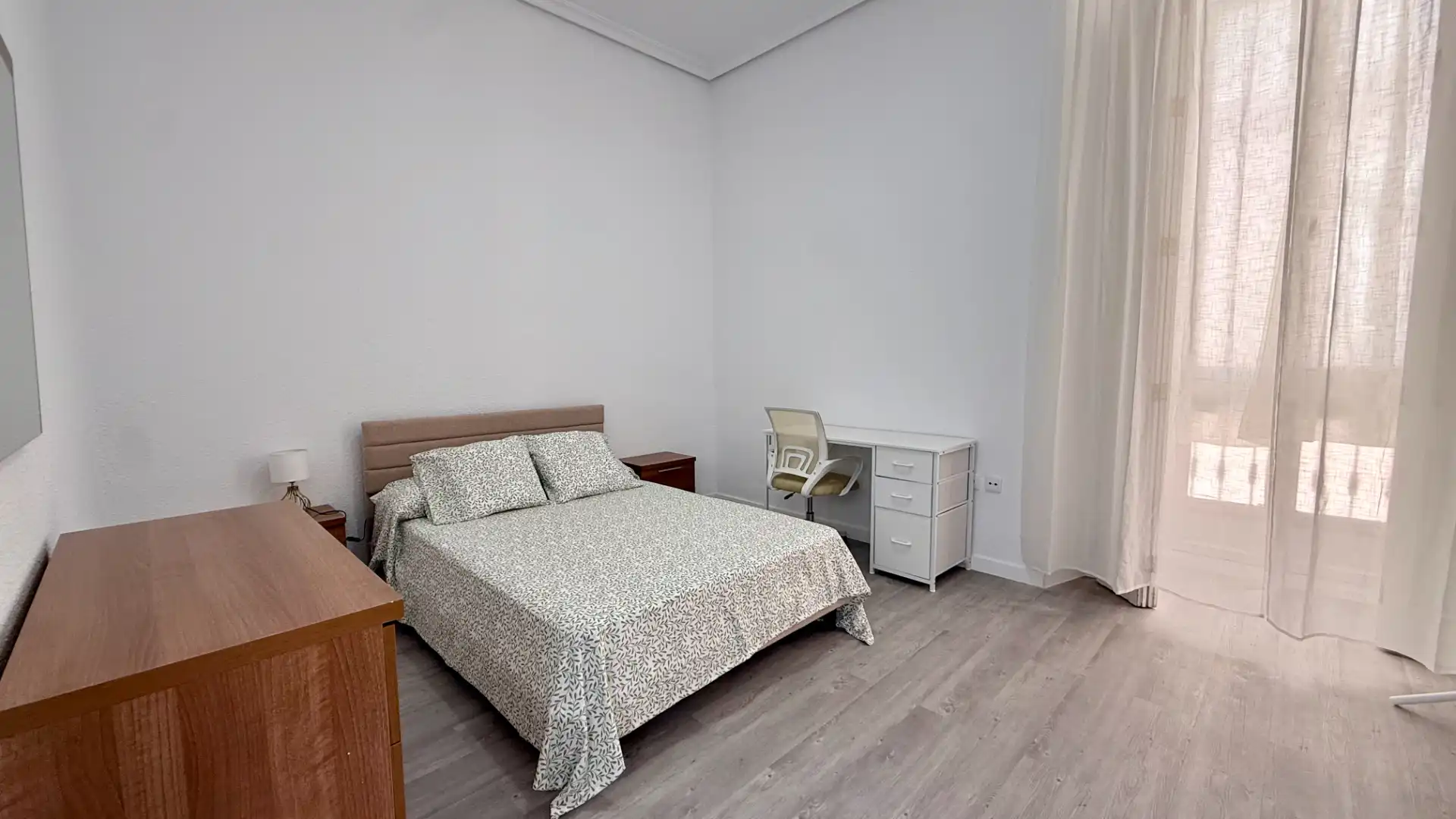 Habitación de Piso de alquiler en Cádiz con Amueblado, Horno y Lavadora