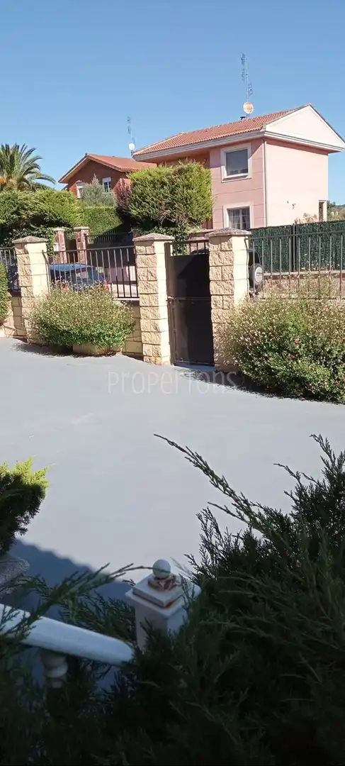Exterior view of Houses for sale in Miranda de Ebro