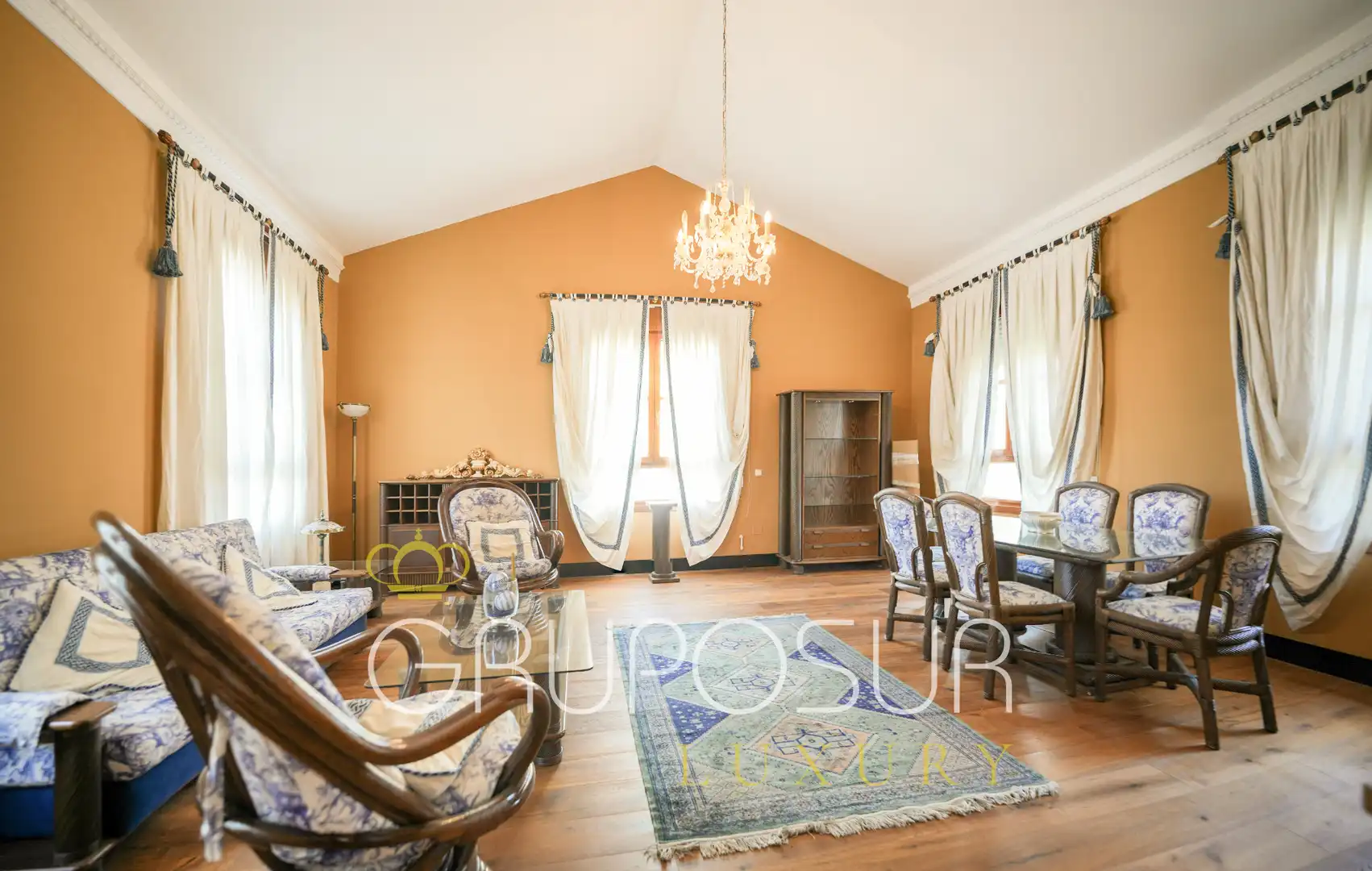 Sala de estar de Casa o chalet en venta en Valladolid con Calefacción, Jardín privado y Parquet