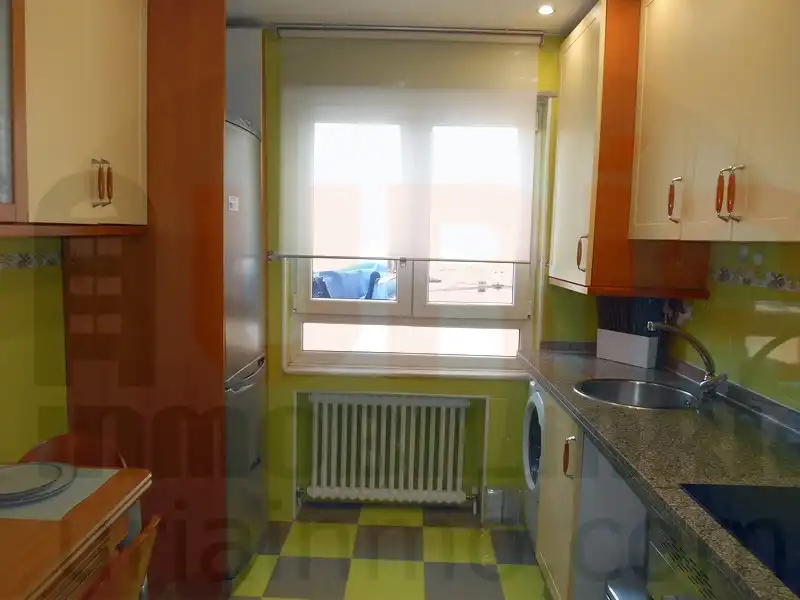Küche von Wohnung zur Miete in Oviedo  mit Heizung, Terrasse und Möbliert