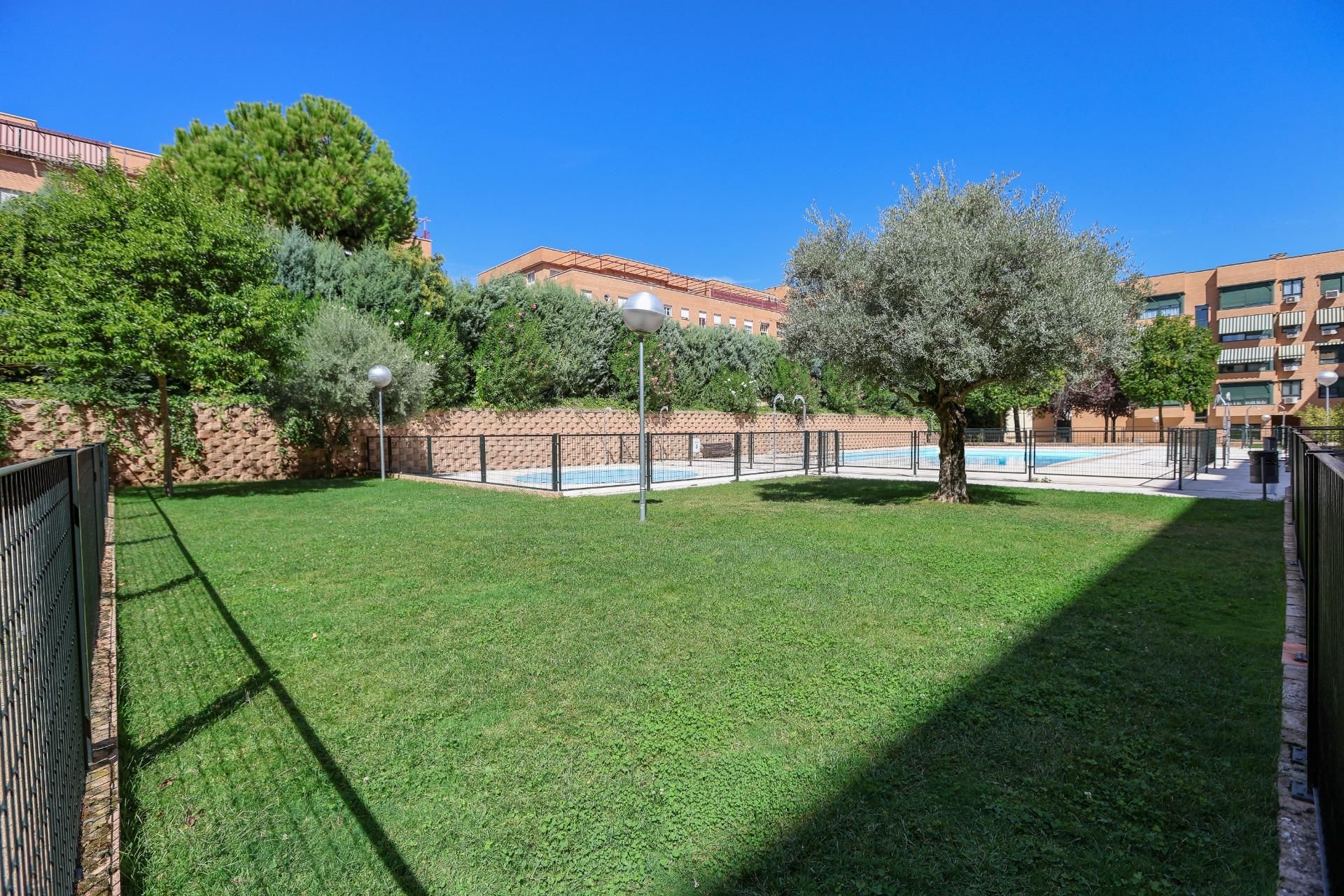 Garden of Flat for sale in Valdemoro  with Air Conditioner, Heating and Storage room