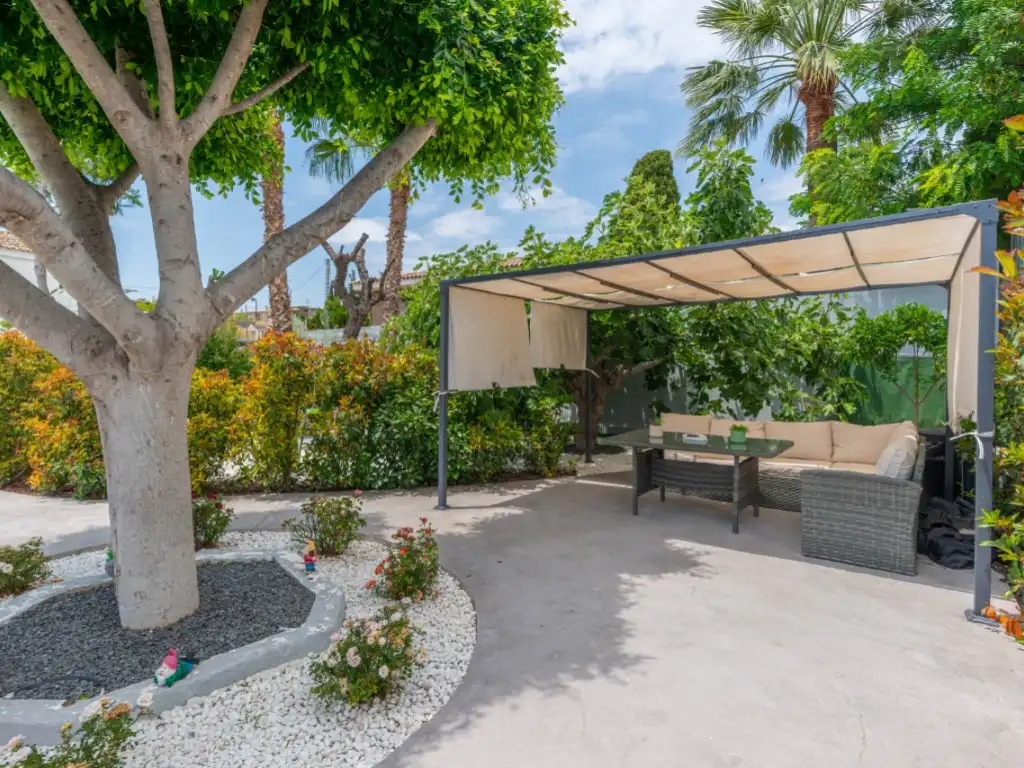Terrassa de Casa o xalet en venda en El Campello amb Aire condicionat, Jardí privat i Terrassa