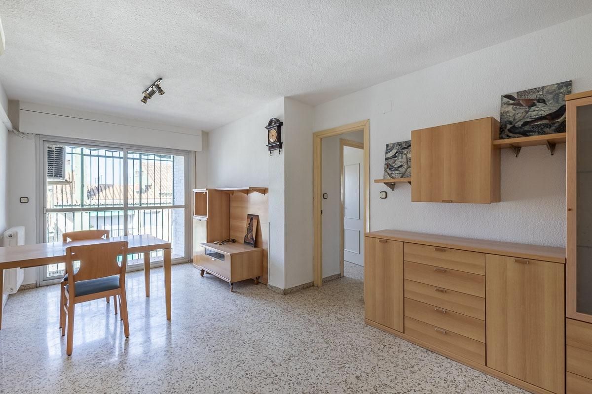 Piso en venta en  Granada Capital con Aire acondicionado, Calefacción y Terraza