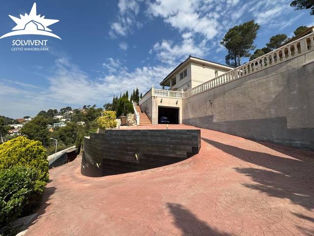 Casa-chalet en Venta en Via Alegria, 28 en Pallejà
