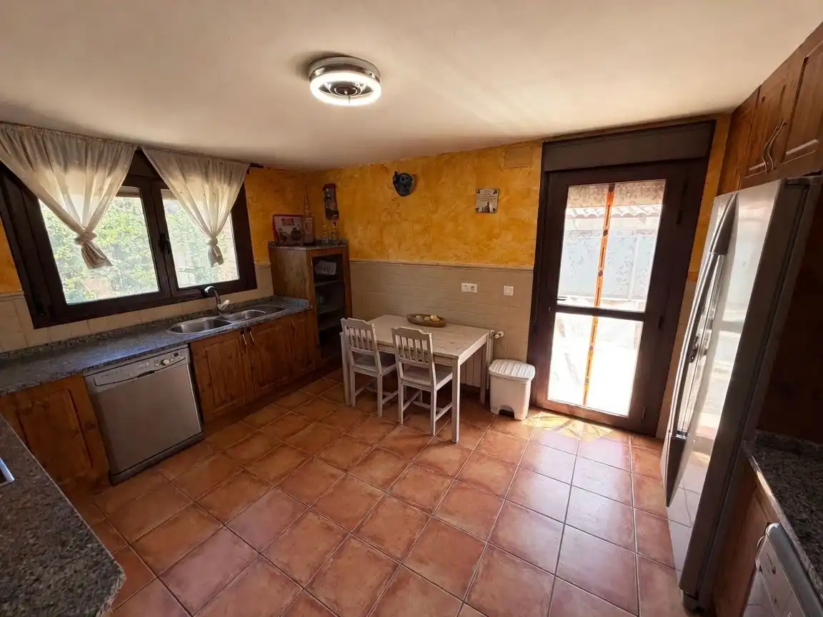 Cocina de Casa o chalet en venta en Chiloeches con Aire acondicionado, Calefacción y Jardín privado