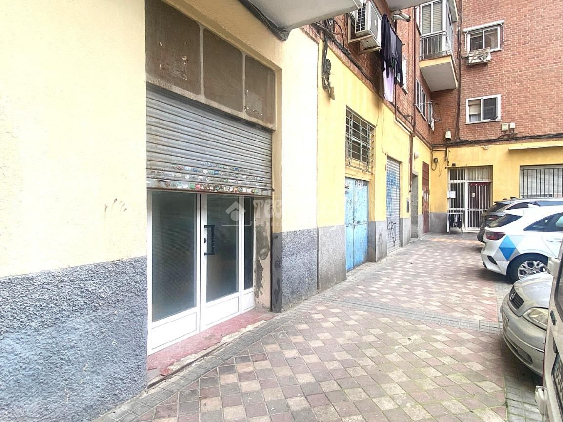 Exterior view of Premises for sale in  Madrid Capital