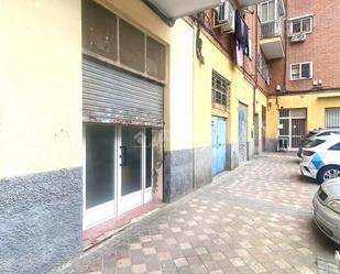 Vista exterior de Local en venda en  Madrid Capital